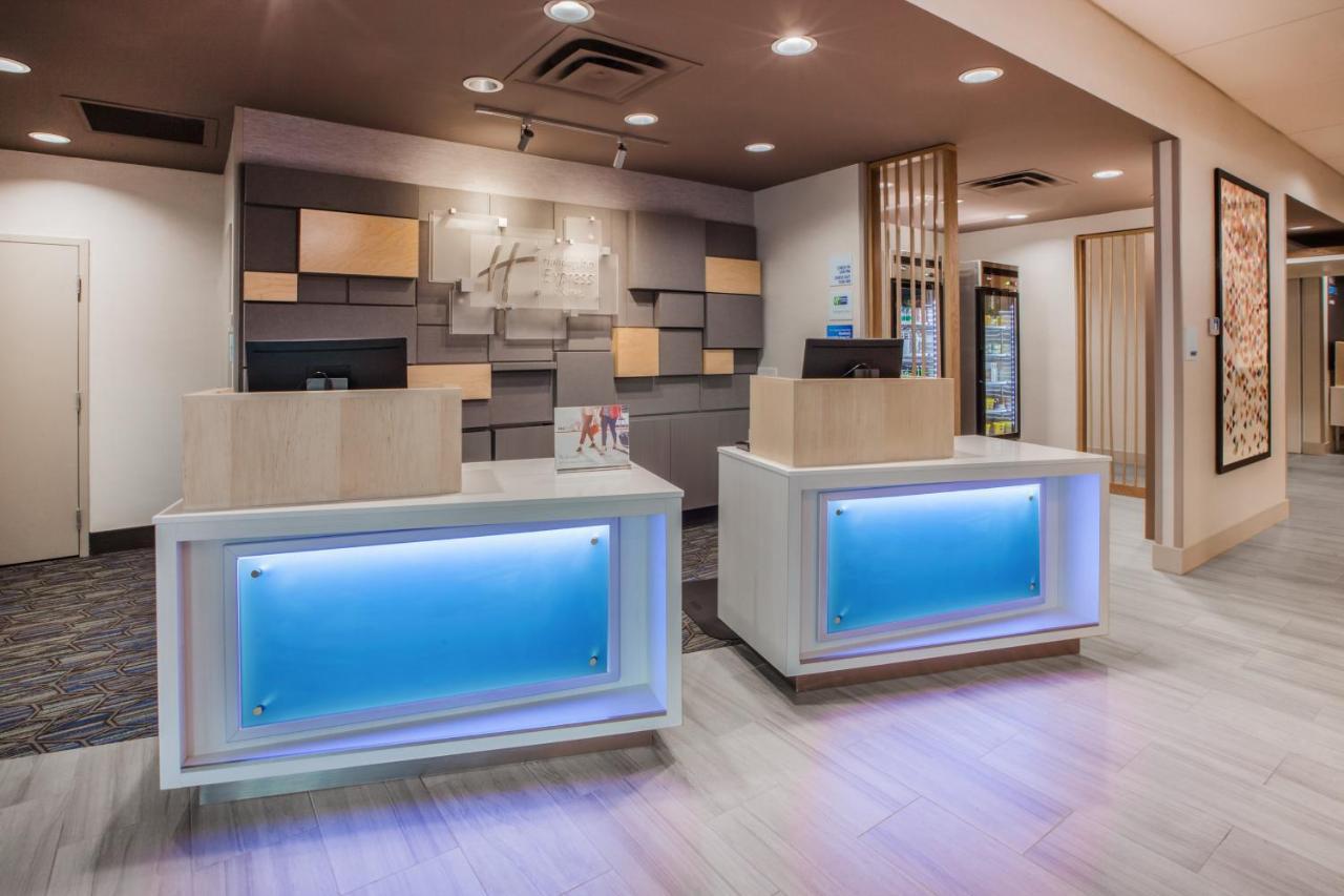 Holiday Inn Express & Suites - Dallas Market Center By Ihg Kültér fotó